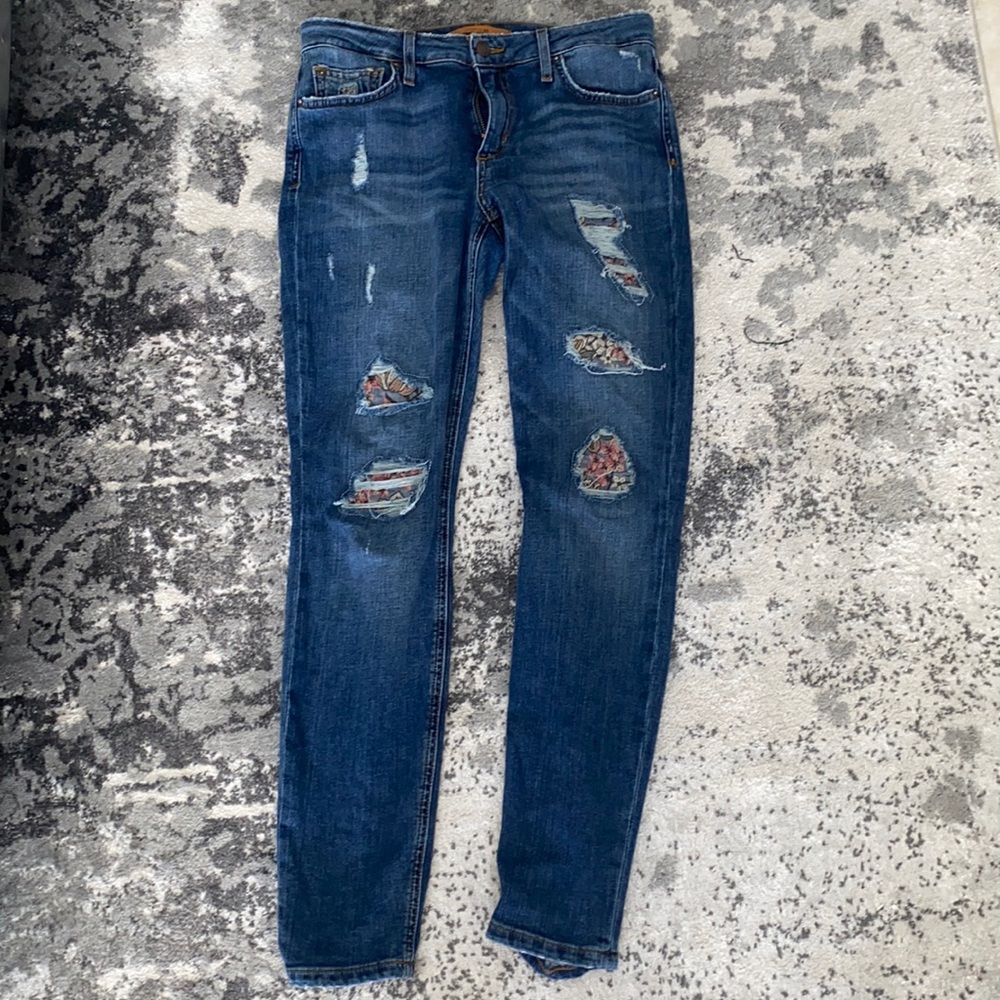 Joe's Jeans Skinny Dark Blue Denim with Floral Patch Details